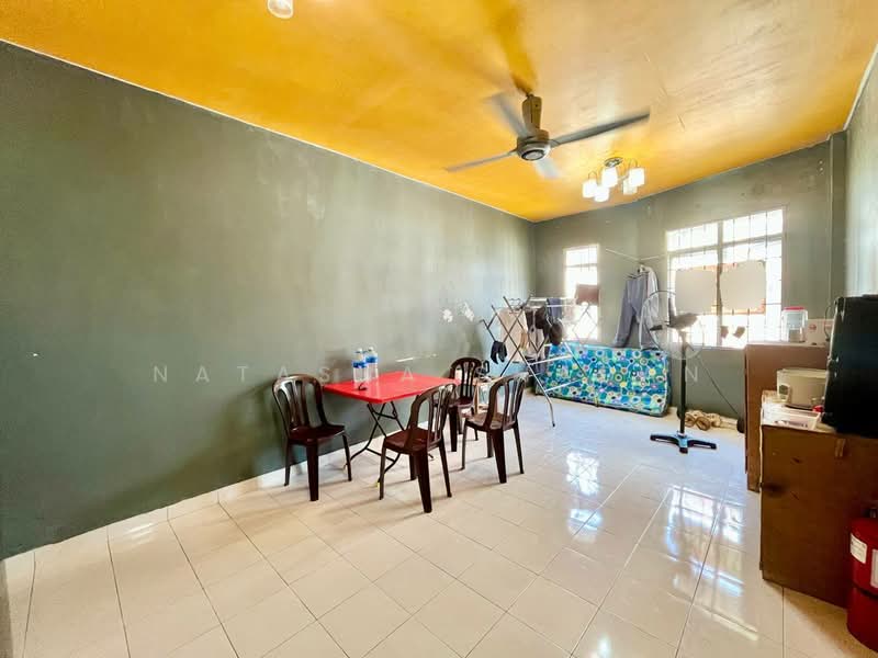 Pangsapuri untuk Dijual di Seri Ixora Apartment - Natasha Shadan - Living Room - PropertyGuru.com.my