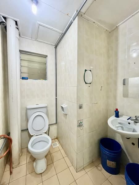 Pangsapuri untuk Dijual di Seri Ixora Apartment - Natasha Shadan - Bathroom - PropertyGuru.com.my