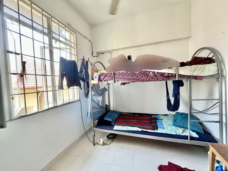 Pangsapuri untuk Dijual di Seri Ixora Apartment - Natasha Shadan - Bedroom - PropertyGuru.com.my