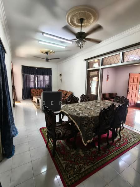 1-storey Terraced House for Sale in Senai (Johor) - Albert Liew - Living Room - PropertyGuru.com.my