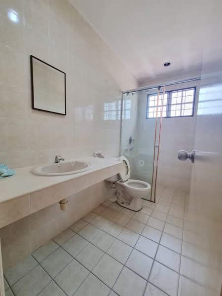 Rumah Berkembar untuk Dijual di Bandar Bukit Puchong 2 (Puchong) - Evan Goh - Bathroom - PropertyGuru.com.my