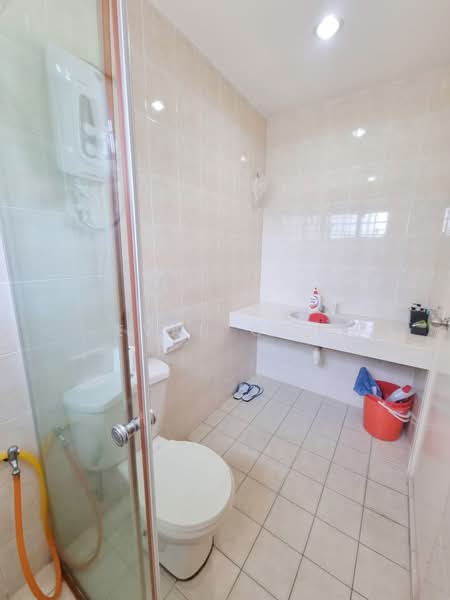 Rumah Berkembar untuk Dijual di Bandar Bukit Puchong 2 (Puchong) - Evan Goh - Bathroom - PropertyGuru.com.my