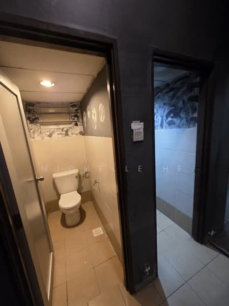 Shop / Office for Rent in Taman Mutiara Mas (Skudai) - Michelle He - Bathroom - PropertyGuru.com.my