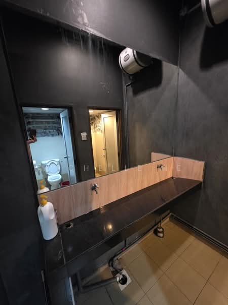 Shop / Office for Rent in Taman Mutiara Mas (Skudai) - Michelle He - Bathroom - PropertyGuru.com.my