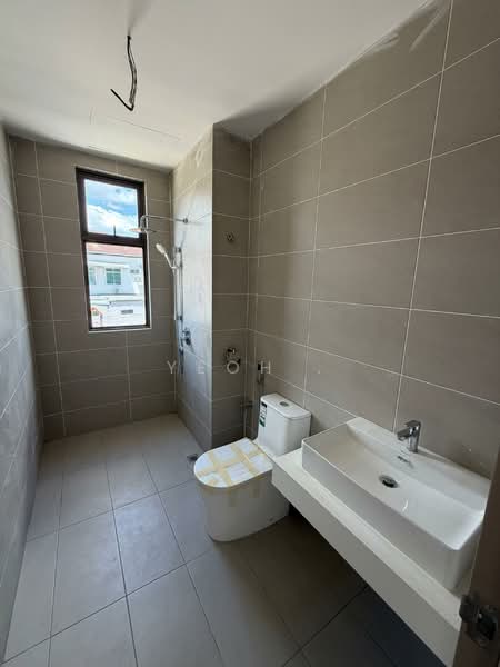Rumah Teres 2 Tingkat untuk Disewa di Seberang Perai (Penang) - Yeoh . - Bathroom - PropertyGuru.com.my