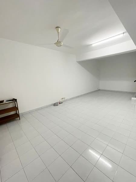 2-storey Terraced House for Rent in Taman Mount Austin (Tebrau) - Jojo Chung - Living Room - PropertyGuru.com.my