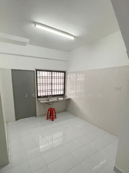 2-storey Terraced House for Rent in Taman Mount Austin (Tebrau) - Jojo Chung - Kitchen - PropertyGuru.com.my