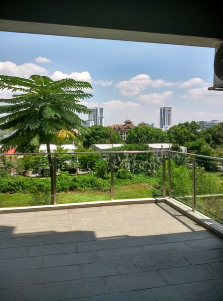 Servis Apartment untuk Disewa di HYVE - Lee Yuqi - Balcony - PropertyGuru.com.my