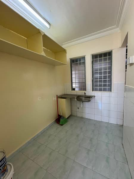 Pangsapuri untuk Dijual di Permata Apartment - C.H. Lee - Kitchen - PropertyGuru.com.my
