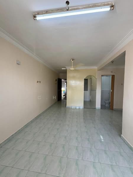 Pangsapuri untuk Dijual di Permata Apartment - C.H. Lee - Living Room - PropertyGuru.com.my