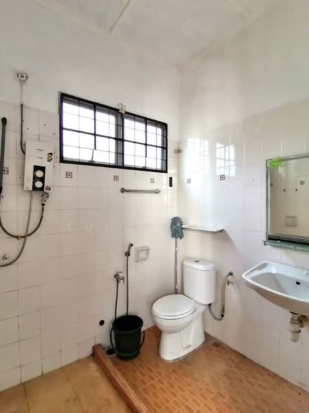 Rumah Teres untuk Dijual di Bukit Rahman Putra (Sungai Buloh) - Eunice Lai - Bathroom - PropertyGuru.com.my