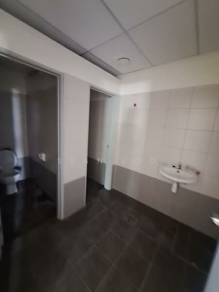 Kilang untuk Disewa di Saujana Rawang (Rawang) - Sean Loo - Bathroom - PropertyGuru.com.my