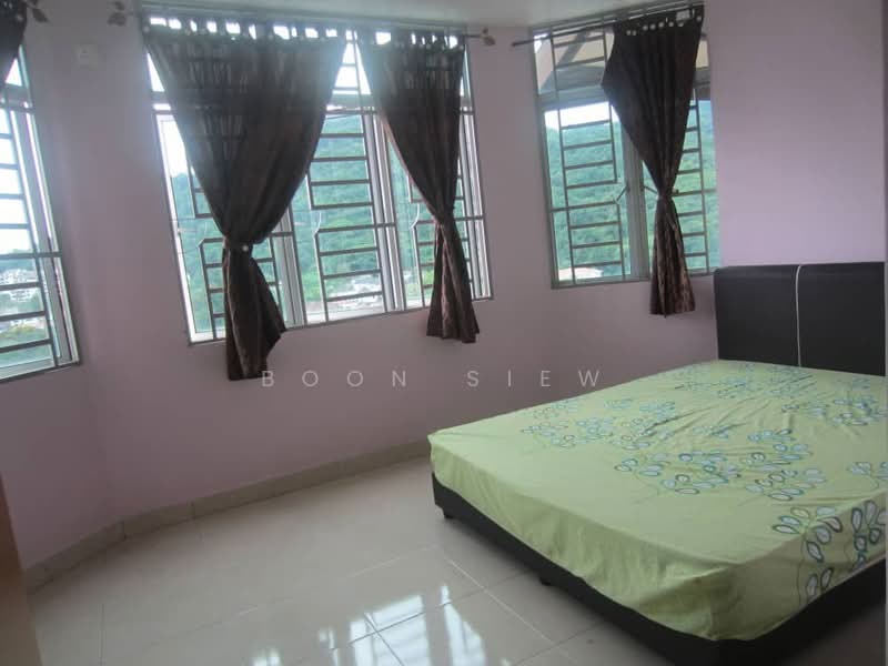 Pangsapuri untuk Dijual di Ixora Heights Apartment - Boon Siew - Bedroom - PropertyGuru.com.my