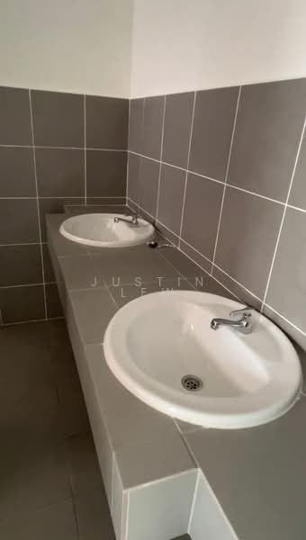Shop / Office for Rent in Hulu Langat (Selangor) - Justin Lew - Bathroom - PropertyGuru.com.my