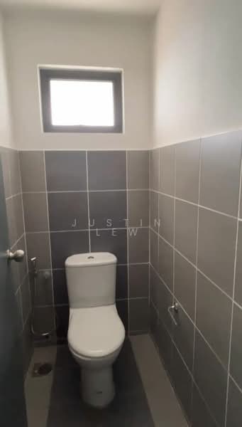 Shop / Office for Rent in Hulu Langat (Selangor) - Justin Lew - Bathroom - PropertyGuru.com.my