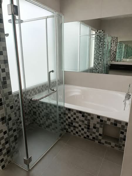Rumah Berkembar untuk Dijual di Relau (Sungai Ara) - Bryan Teng - Bathroom - PropertyGuru.com.my
