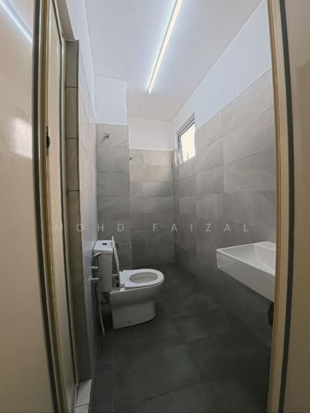 1-storey Terraced House for Sale in Hulu Semenyih (Selangor) - Mohd Faizal - Bathroom - PropertyGuru.com.my