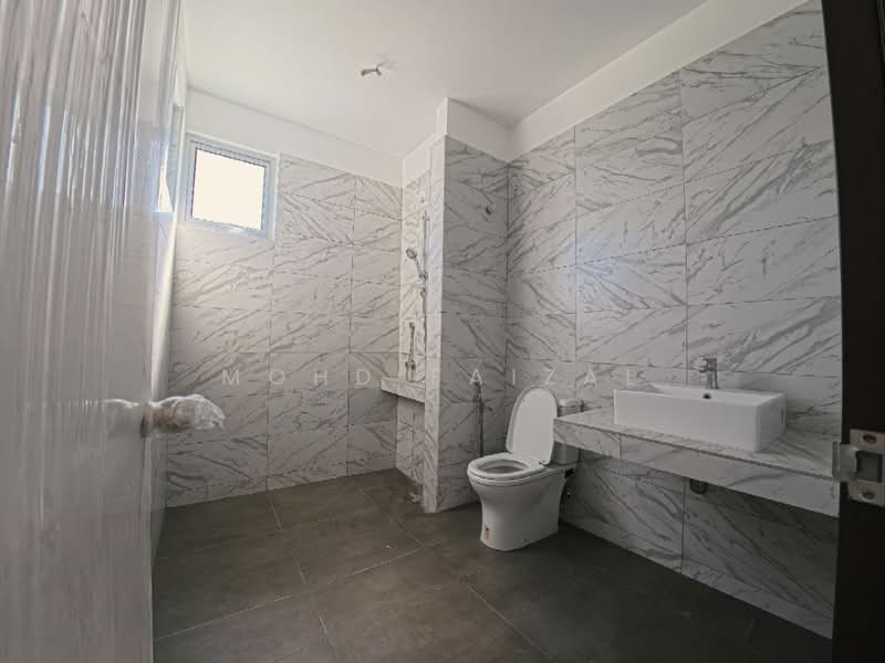 1-storey Terraced House for Sale in Hulu Semenyih (Selangor) - Mohd Faizal - Bathroom - PropertyGuru.com.my