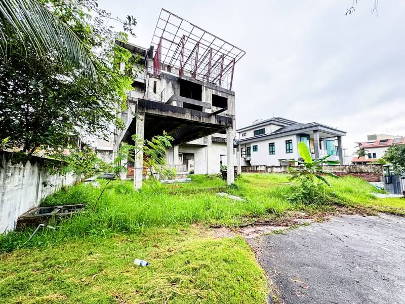Residential Land for Sale in Sultan Abdul Aziz Shah Golf & Country Club (Shah Alam) - Izzah Alias - Exterior - PropertyGuru.com.my