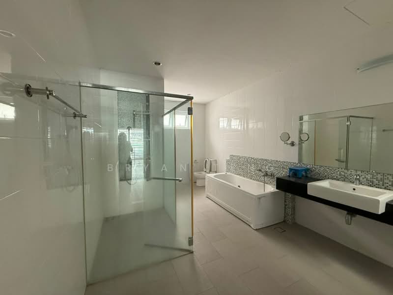 3.5-storey Terraced House for Sale in Tanjung Bungah (Penang) - Bryan Teng - Bathroom - PropertyGuru.com.my