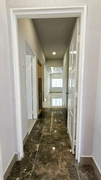 Rumah Flat untuk Dijual di Seri Pulai - Julisyazwani @ Wani - Corridor - PropertyGuru.com.my