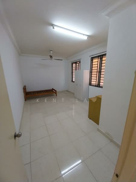 Kondominium untuk Dijual di Platinum Hill PV 6 - Kent Lau - Bedroom - PropertyGuru.com.my