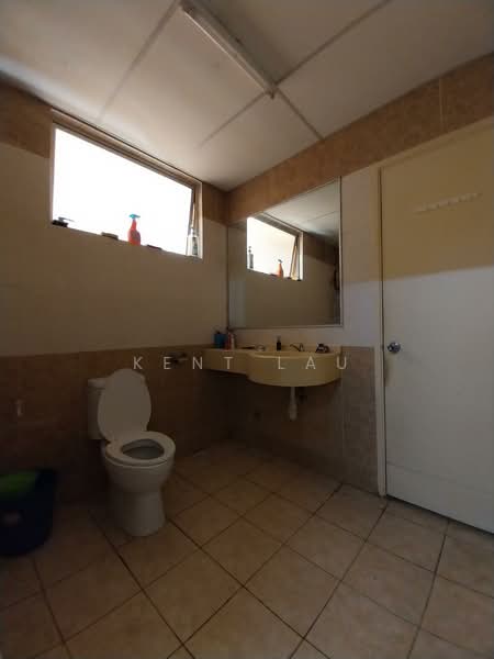Kondominium untuk Dijual di Platinum Hill PV 6 - Kent Lau - Bathroom - PropertyGuru.com.my