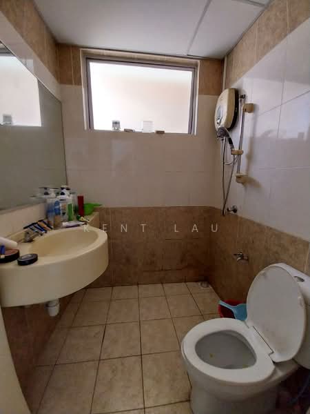 Kondominium untuk Dijual di Platinum Hill PV 6 - Kent Lau - Bathroom - PropertyGuru.com.my