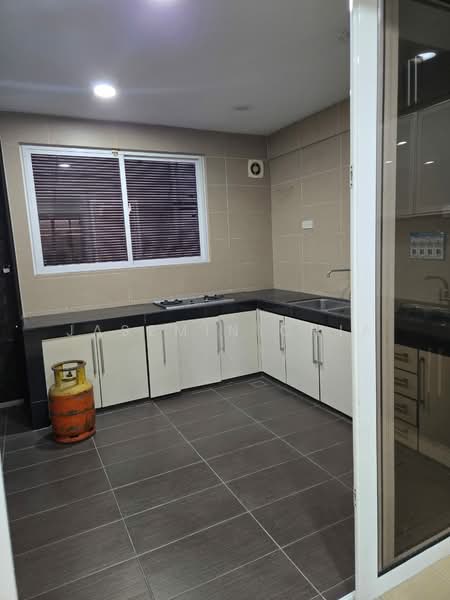 Semi-Detached House for Sale in Laman Residen Kipark Sri Utara (Batu Caves) - Jasemin Chia - Kitchen - PropertyGuru.com.my