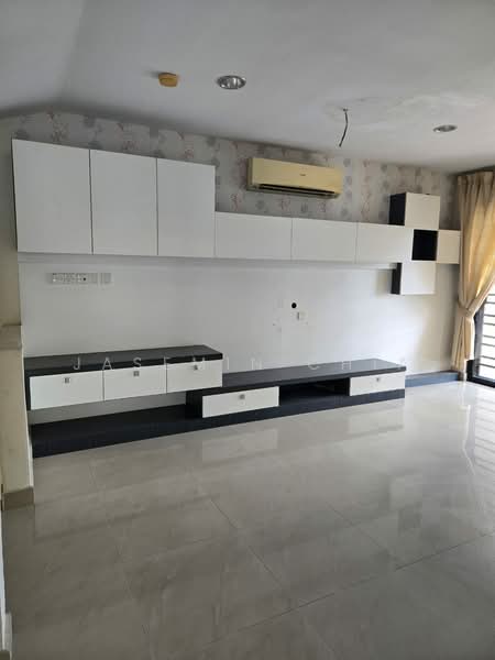 Semi-Detached House for Sale in Laman Residen Kipark Sri Utara (Batu Caves) - Jasemin Chia - Living Room - PropertyGuru.com.my