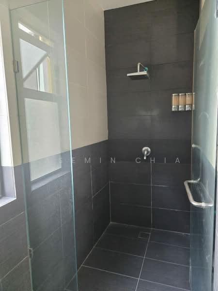 Semi-Detached House for Sale in Laman Residen Kipark Sri Utara (Batu Caves) - Jasemin Chia - Bathroom - PropertyGuru.com.my