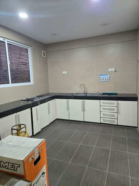 Semi-Detached House for Sale in Laman Residen Kipark Sri Utara (Batu Caves) - Jasemin Chia - Kitchen - PropertyGuru.com.my