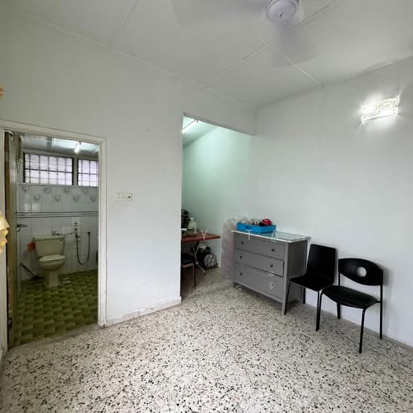 1-storey Terraced House for Sale in Klang (Selangor) - Jimmy Tan - Bathroom - PropertyGuru.com.my