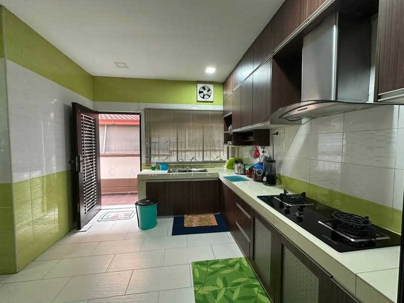 Rumah Berkembar untuk Dijual di Kipark Sri Utara (Batu) - Cammie Loh - Kitchen - PropertyGuru.com.my