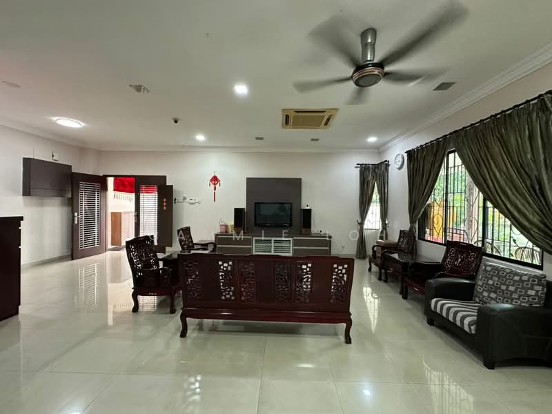 Rumah Berkembar untuk Dijual di Kipark Sri Utara (Batu) - Cammie Loh - Living Room - PropertyGuru.com.my