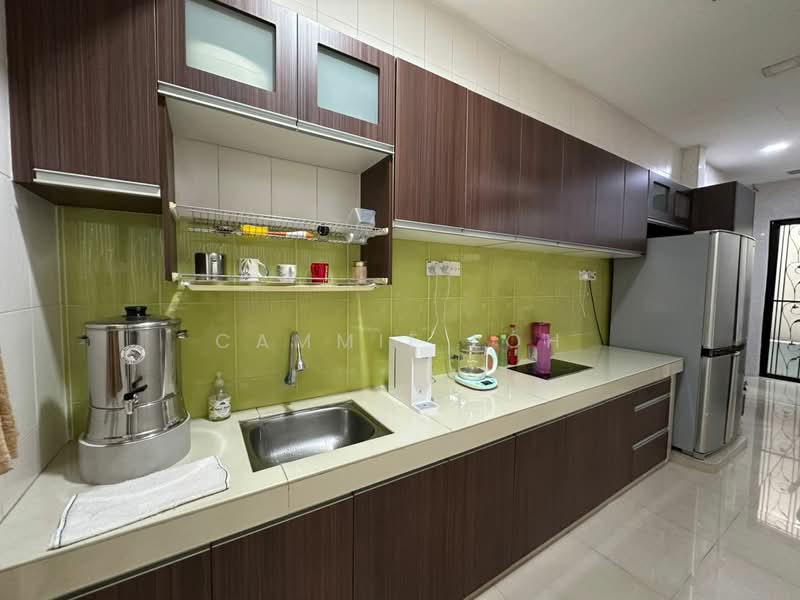 Rumah Berkembar untuk Dijual di Kipark Sri Utara (Batu) - Cammie Loh - Kitchen - PropertyGuru.com.my