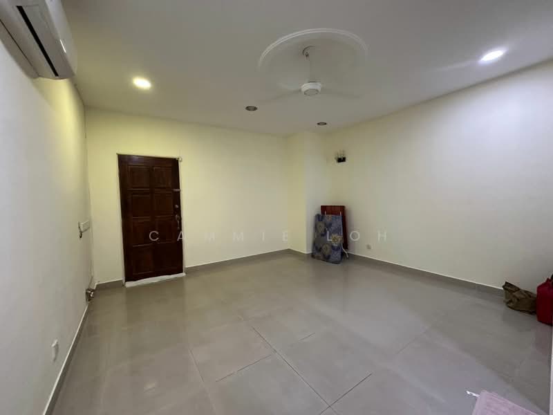 Rumah Berkembar untuk Dijual di Kipark Sri Utara (Batu) - Cammie Loh - Interior - PropertyGuru.com.my