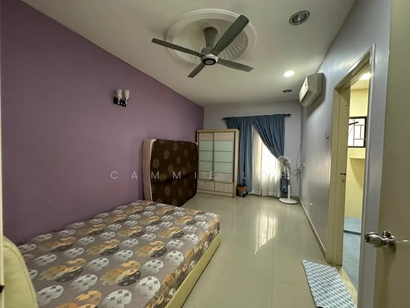 Rumah Berkembar untuk Dijual di Kipark Sri Utara (Batu) - Cammie Loh - Bedroom - PropertyGuru.com.my
