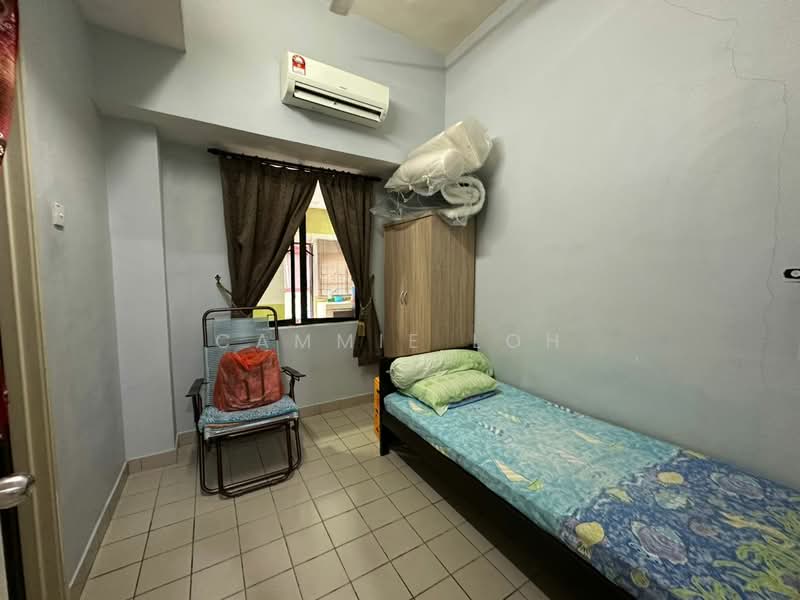 Rumah Berkembar untuk Dijual di Kipark Sri Utara (Batu) - Cammie Loh - Bedroom - PropertyGuru.com.my