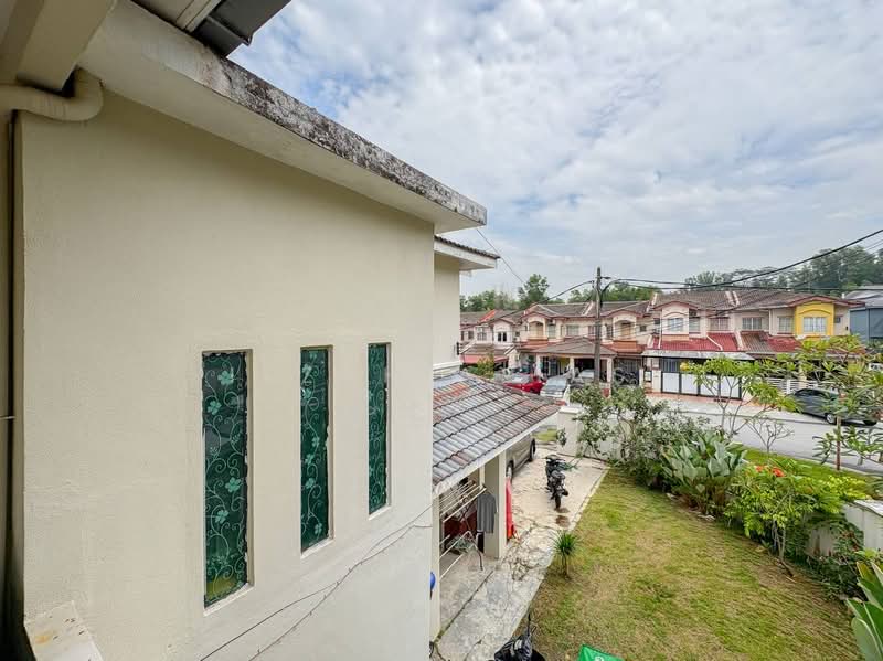 Rumah Teres 2 Tingkat untuk Dijual di Taman Equine (Seri Kembangan) - Izzah Alias - PropertyGuru.com.my