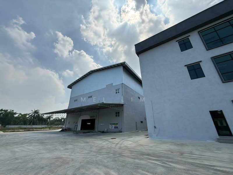 Kilang untuk Dijual di Kampung Bukit Kerayong (Jeram) - Mel Lim - Exterior - PropertyGuru.com.my