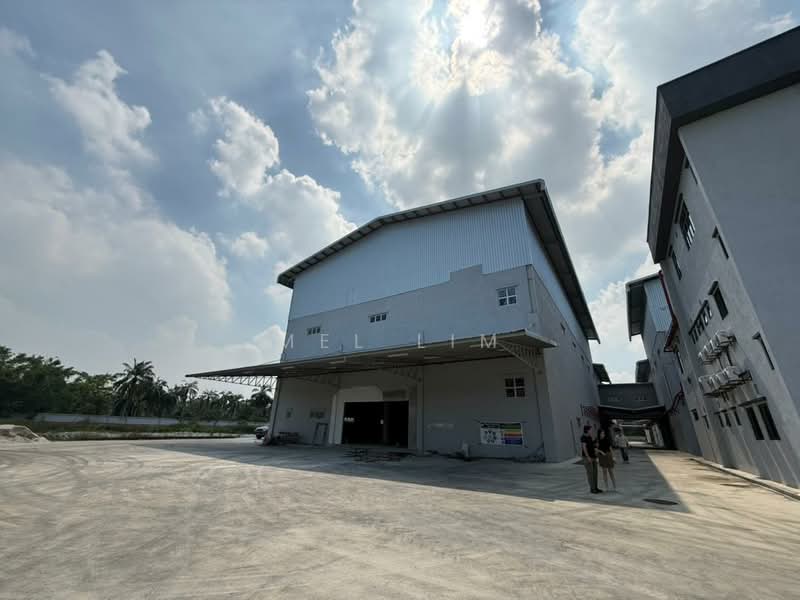 Kilang untuk Dijual di Kampung Bukit Kerayong (Jeram) - Mel Lim - Exterior - PropertyGuru.com.my