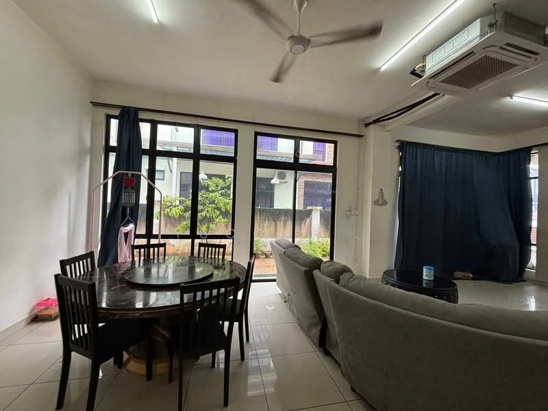 Semi-Detached House for Sale in Bandar Cemerlang (Ulu Tiram) - Yucong . - Living Room - PropertyGuru.com.my
