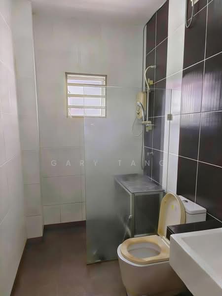 2-storey Terraced House for Sale in Taman Menglembu Timur (Menglembu) - Gary Tang - Bathroom - PropertyGuru.com.my