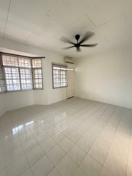 2-storey Terraced House for Sale in Medan Pengkalan Makmur (Ipoh) - Jeff Tan - Living Room - PropertyGuru.com.my