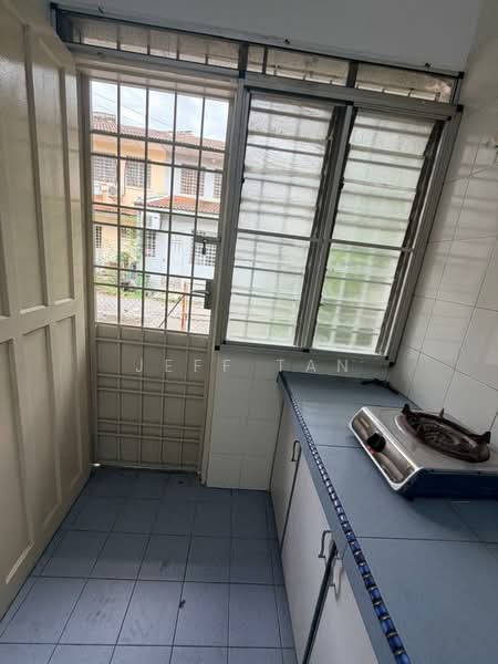 2-storey Terraced House for Sale in Medan Pengkalan Makmur (Ipoh) - Jeff Tan - Kitchen - PropertyGuru.com.my