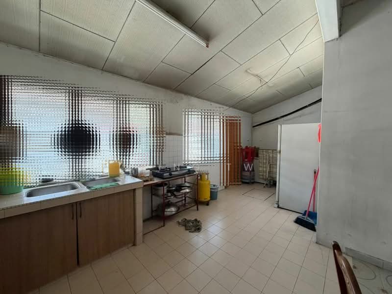 1-storey Terraced House for Sale in Taman Bukit Maluri (Kepong) - Kiing TW - Kitchen - PropertyGuru.com.my