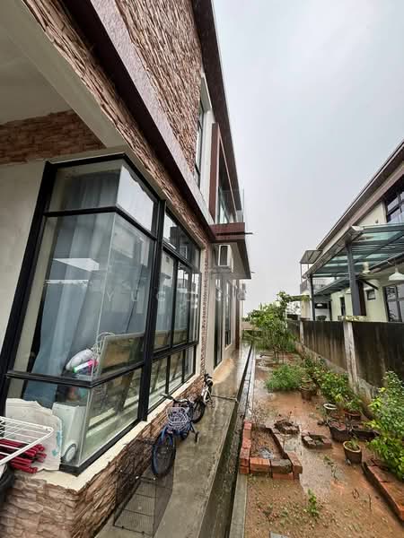 Semi-Detached House for Sale in Bandar Cemerlang (Ulu Tiram) - Yucong . - Exterior - PropertyGuru.com.my