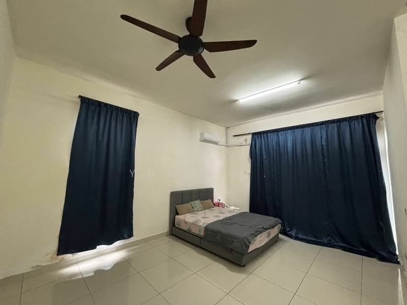 Semi-Detached House for Sale in Bandar Cemerlang (Ulu Tiram) - Yucong . - Bedroom - PropertyGuru.com.my