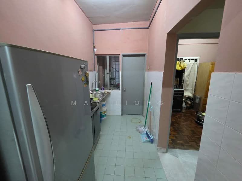Flat for Sale at Las Palmas - May Liong - Kitchen - PropertyGuru.com.my